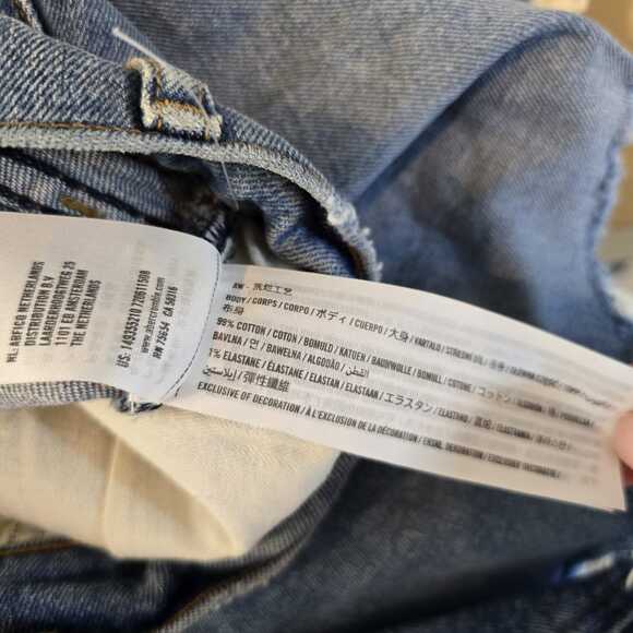 Abercrombie & Fitch The 4" Mom High Rise Denim Shorts 35/20 Blue Cutoff Raw Hem - Picture 7 of 7
